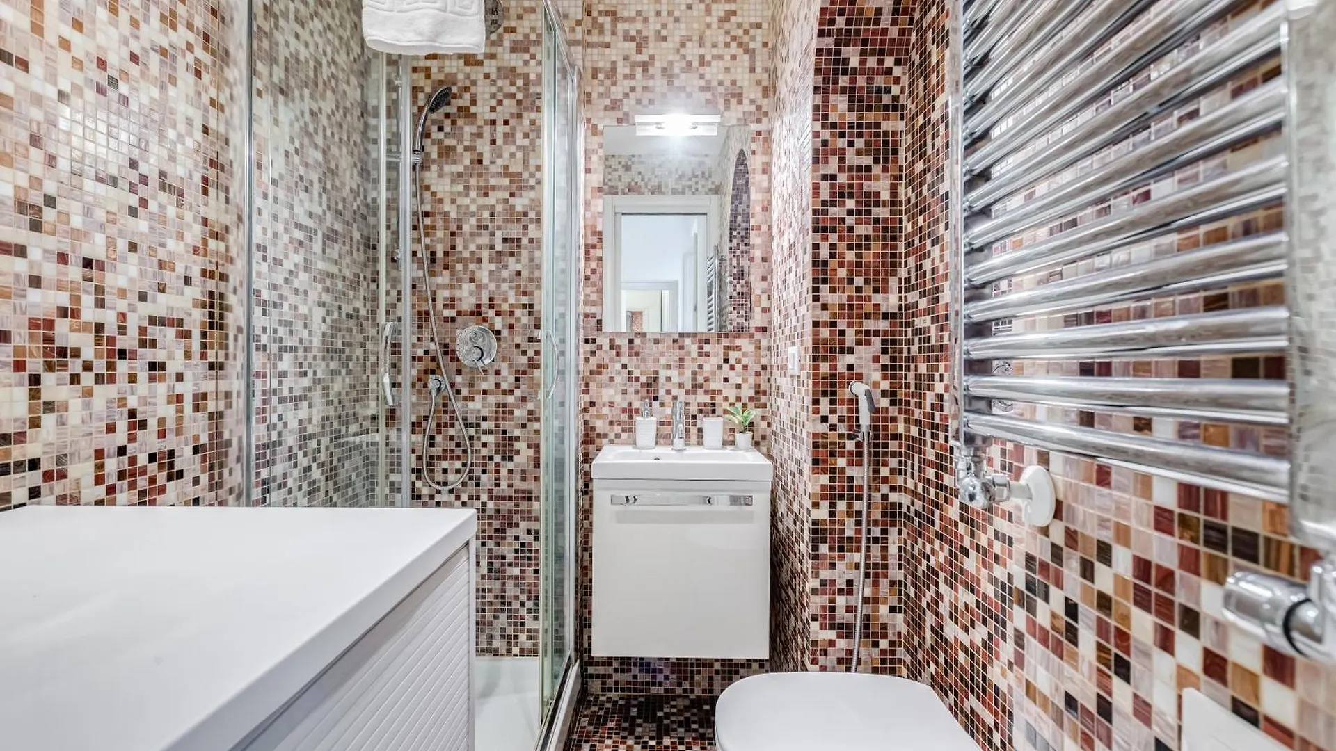 Apartment Classy 2-Bdr In Termini District Rome
