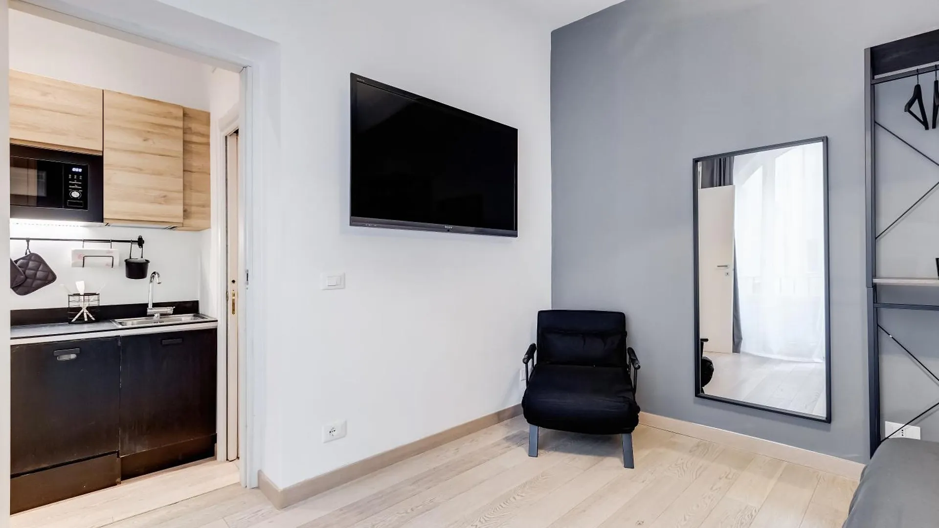 Classy 2-Bdr In Termini District Rome Apartment
