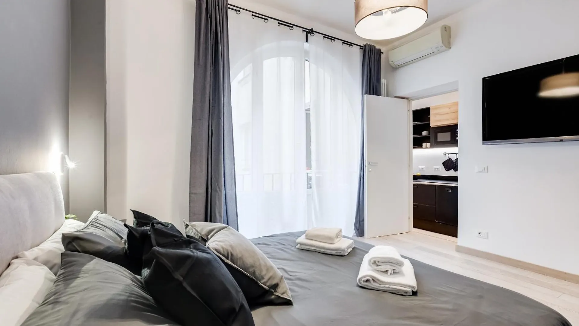 Classy 2-Bdr In Termini District Rome Apartment