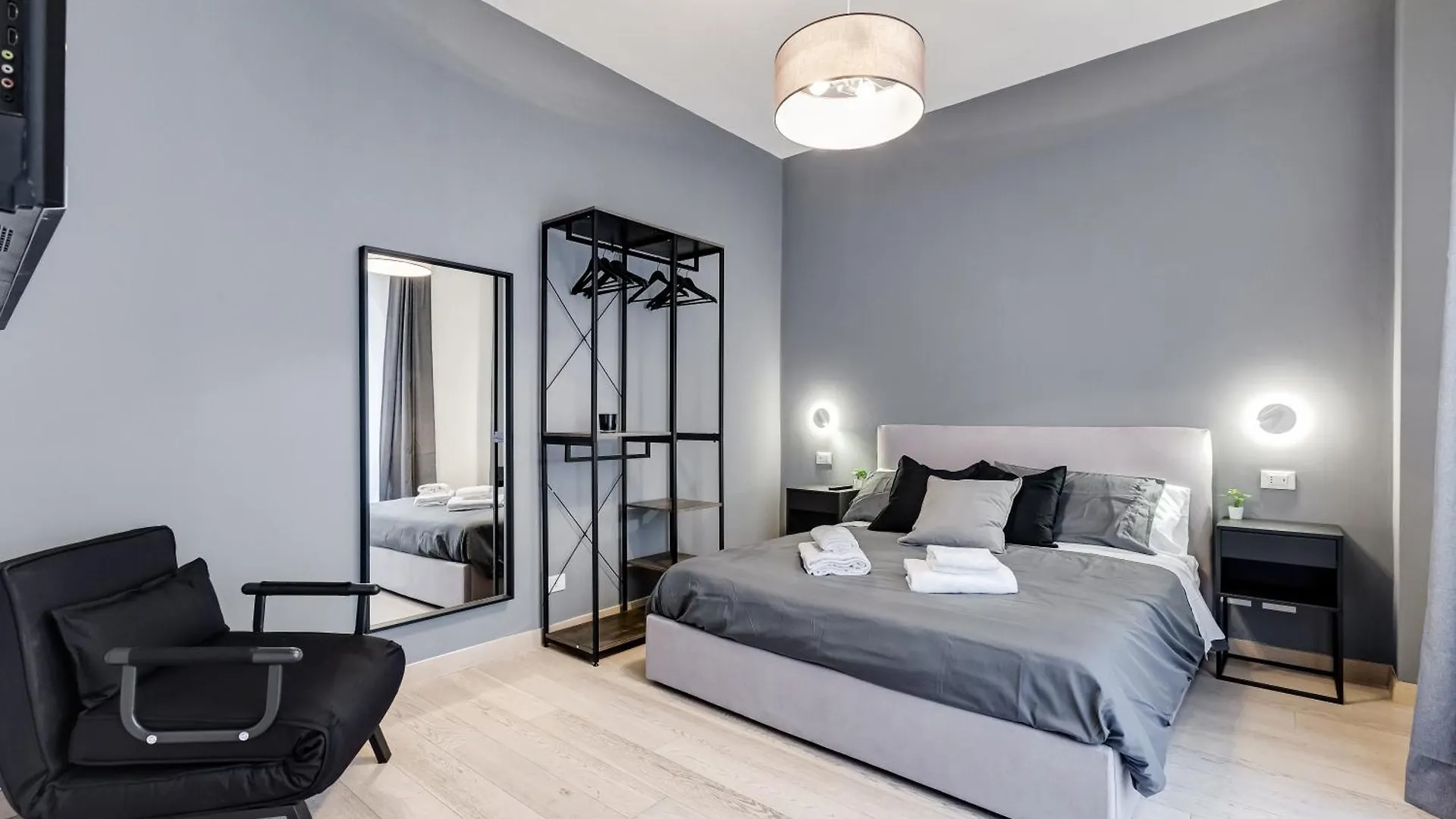 Apartment Classy 2-Bdr In Termini District Rome Italy