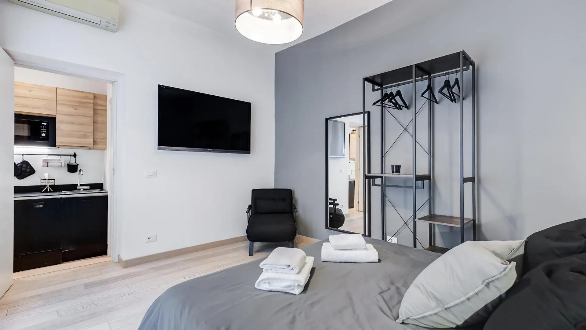 Apartment Classy 2-Bdr In Termini District Rome
