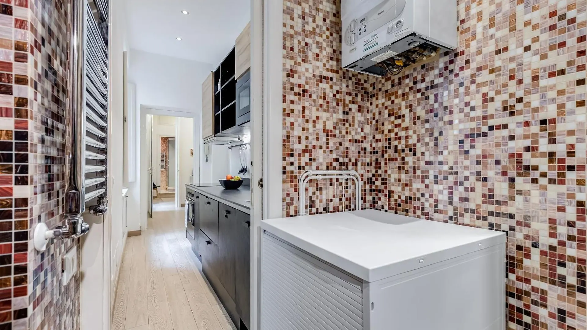 Classy 2-Bdr In Termini District Rome Italy