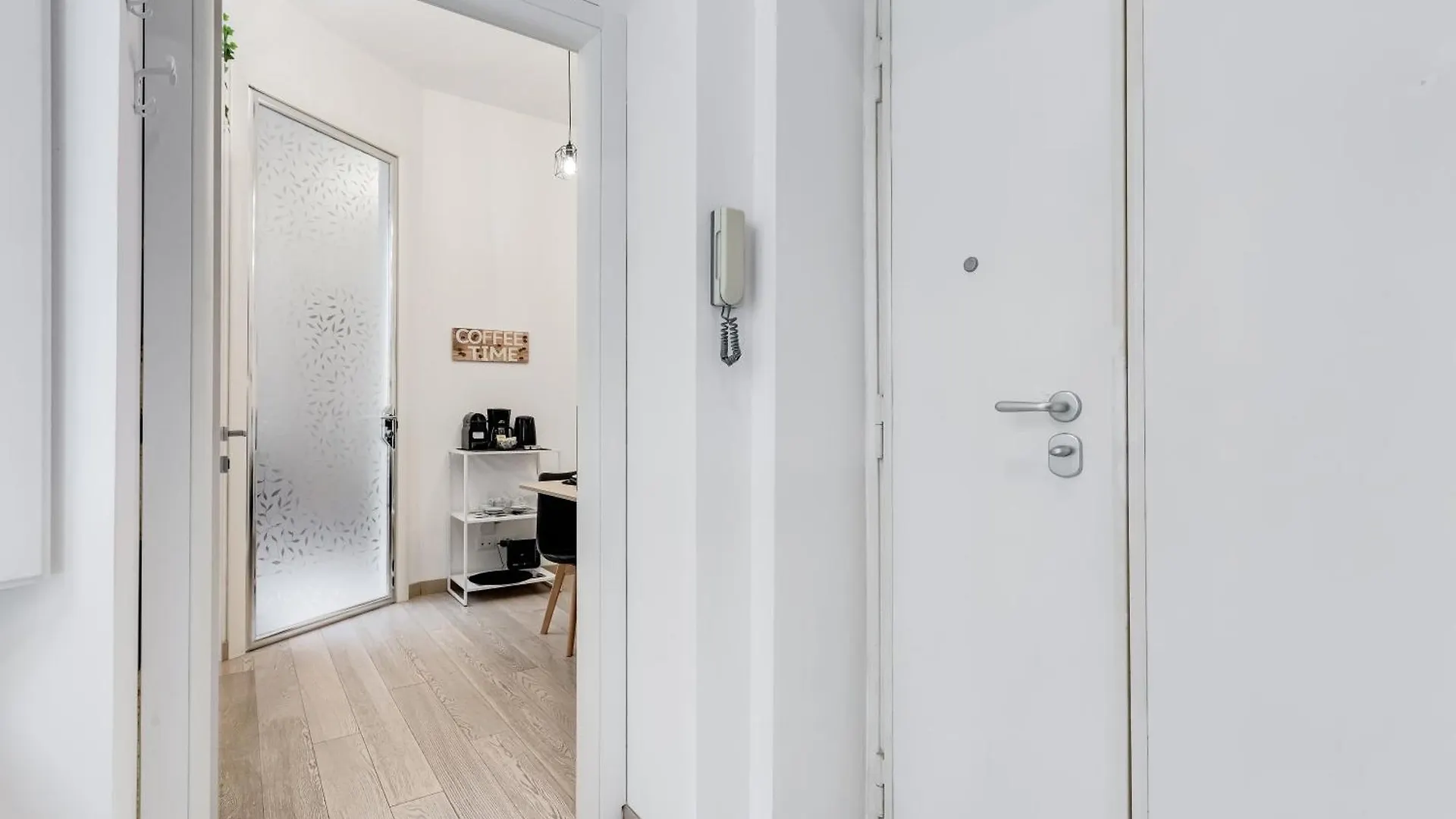 Classy 2-Bdr In Termini District Rome Apartment